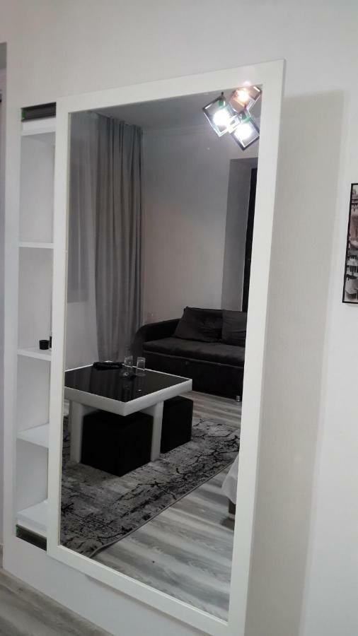 Guest House In Avlabari Tbilisi Esterno foto