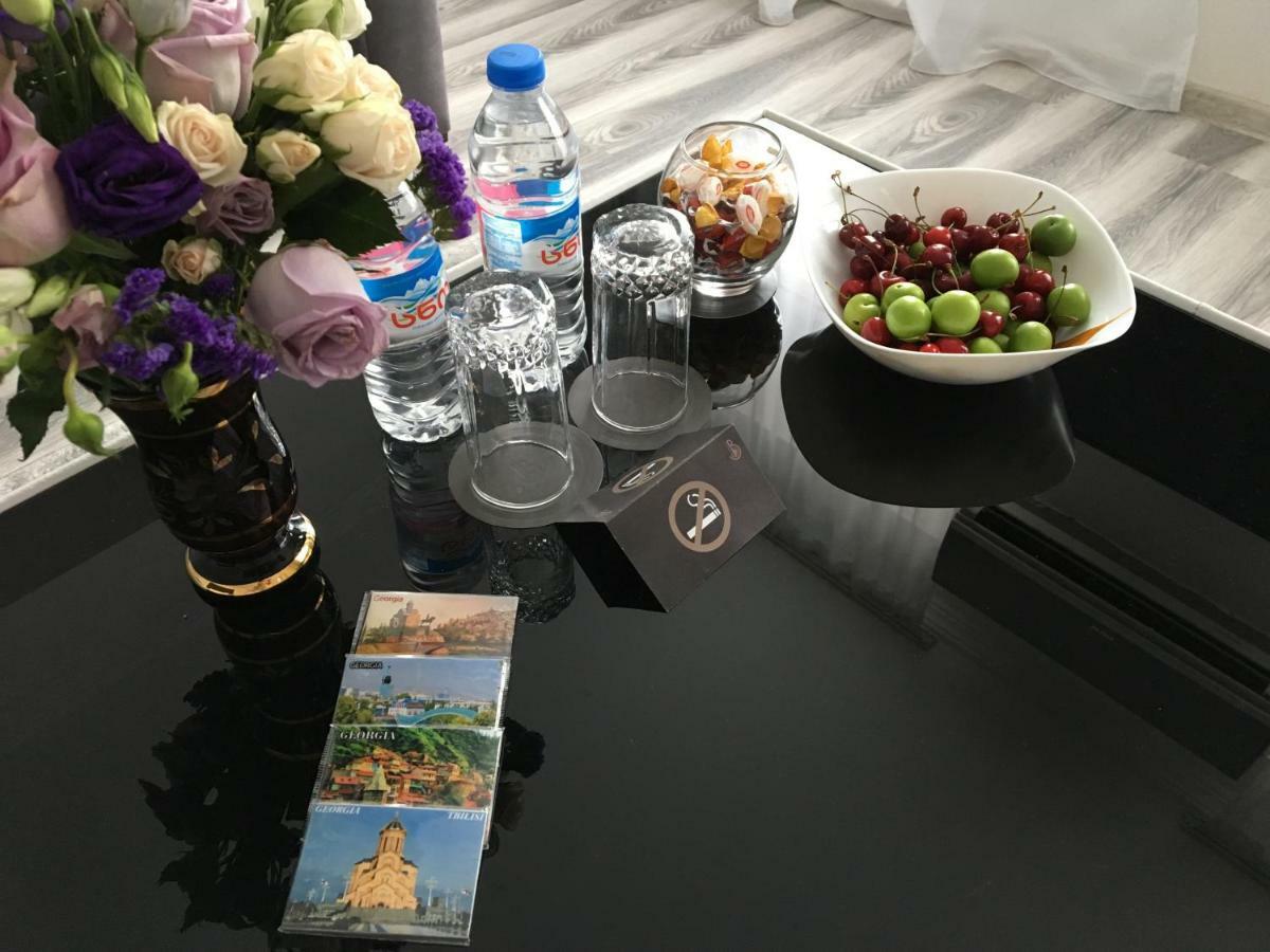 Guest House In Avlabari Tbilisi Esterno foto